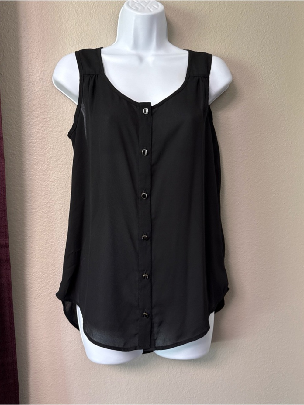 #838 B Jewel Black Sleeveless Button-Down Fancy Tank Size Small